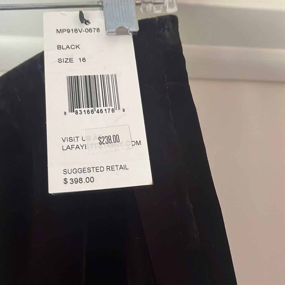 Lafayette 148 velvet black trousers.  NWT- zip front- pleated, slouchy.  16.